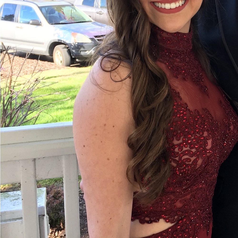 Elegant Burgundy Lace Prom Dress